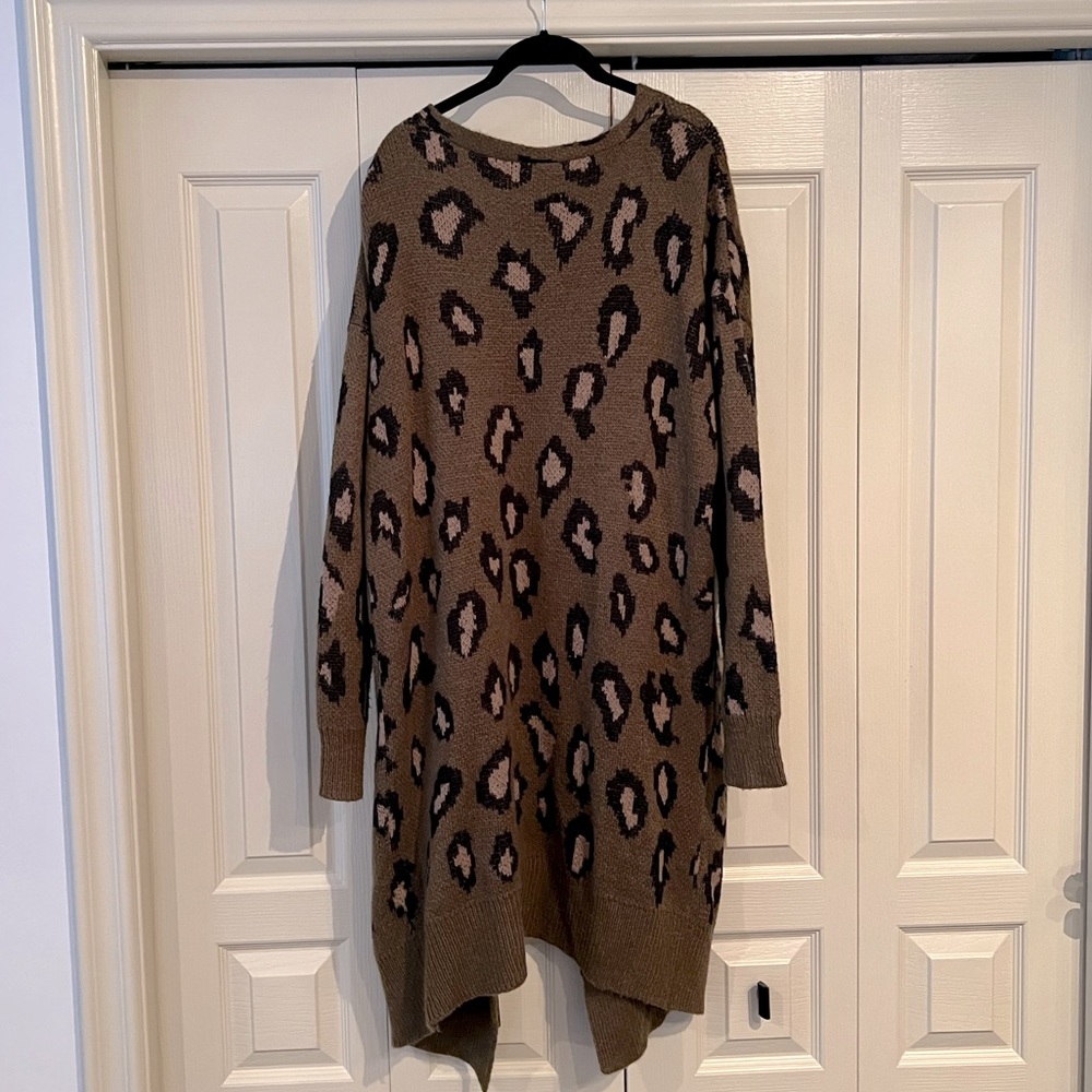 Green Leopard Cardigan - Picture 2 of 4